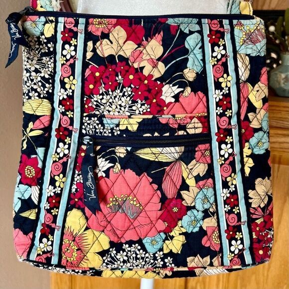 VERA BRADLEY Hipster Crossbody Bag Happy Snails (B) - Picture 1 of 8